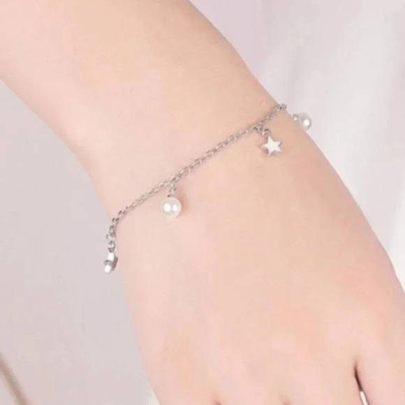 Dainty 925 Sterling Silver Star & Pearl Bracelet - Picture 3 of 6